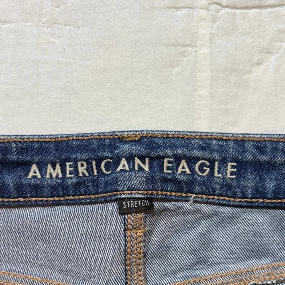 American‎ Eagle 90s/Y2K Distressed Rigid Denim High-Rise Straight Jeans 4 Light